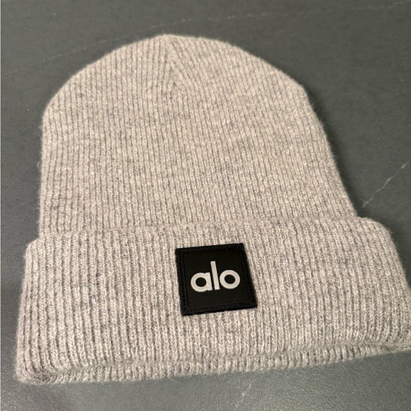 ALO Yoga Accessories - Alo yoga notable beanie